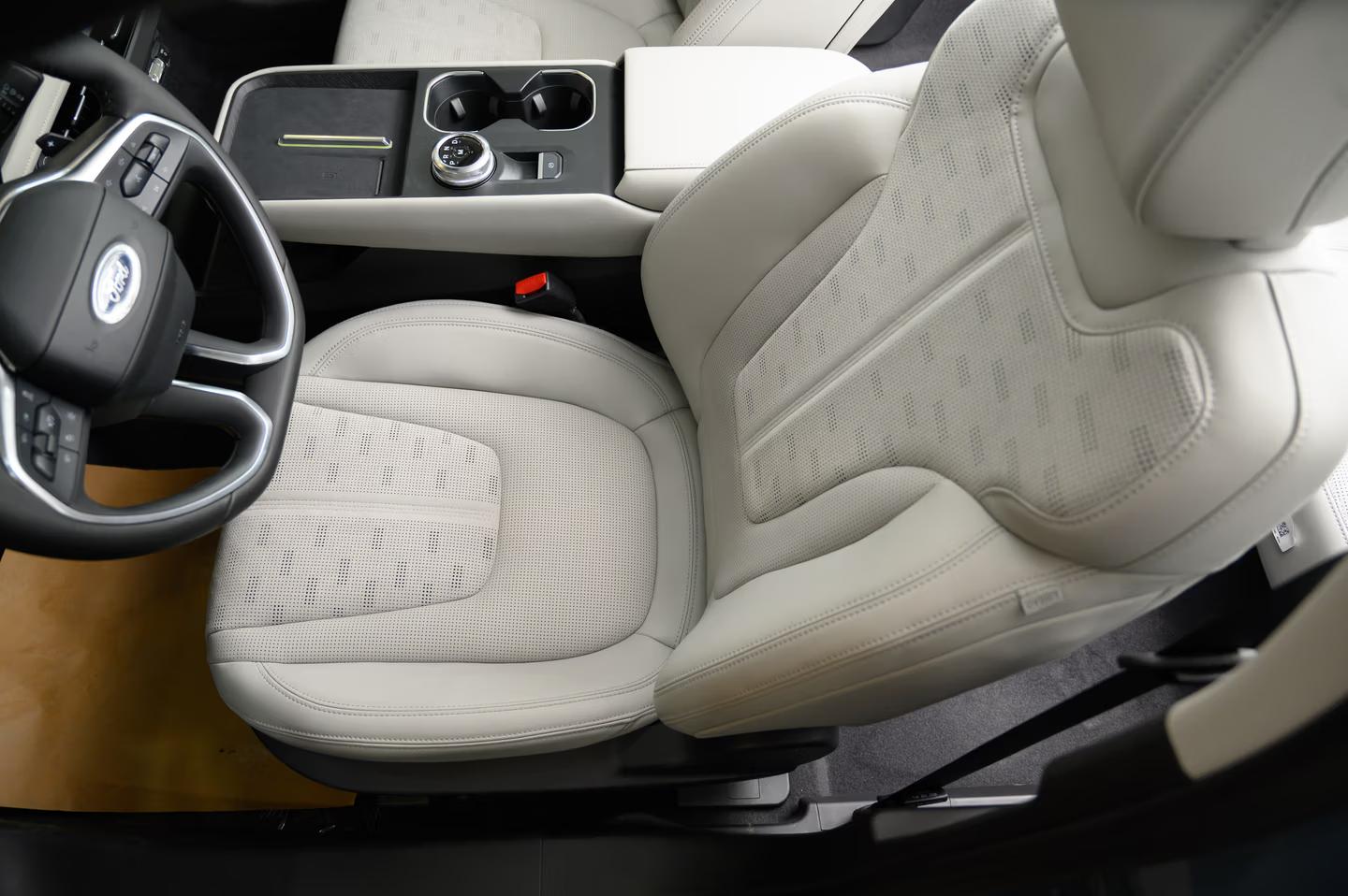 فورد تورس تيتانيوم الشكل الجديد 