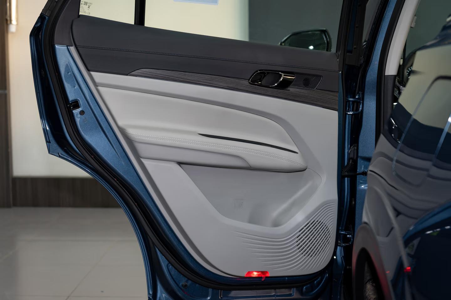 فورد تيربتوري تيتانيوم اسود