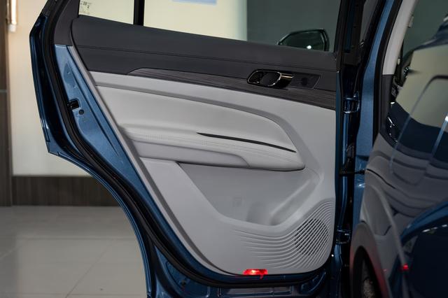 فورد تيربتوري تيتانيوم اسود