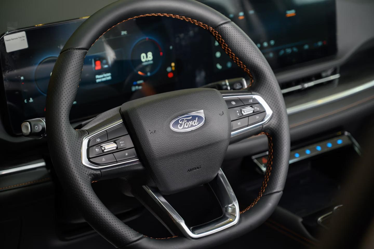 فورد تيربتوري تيتانيوم الشكل الجديد 