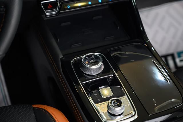 فورد تيربتوري تيتانيوم الشكل الجديد 