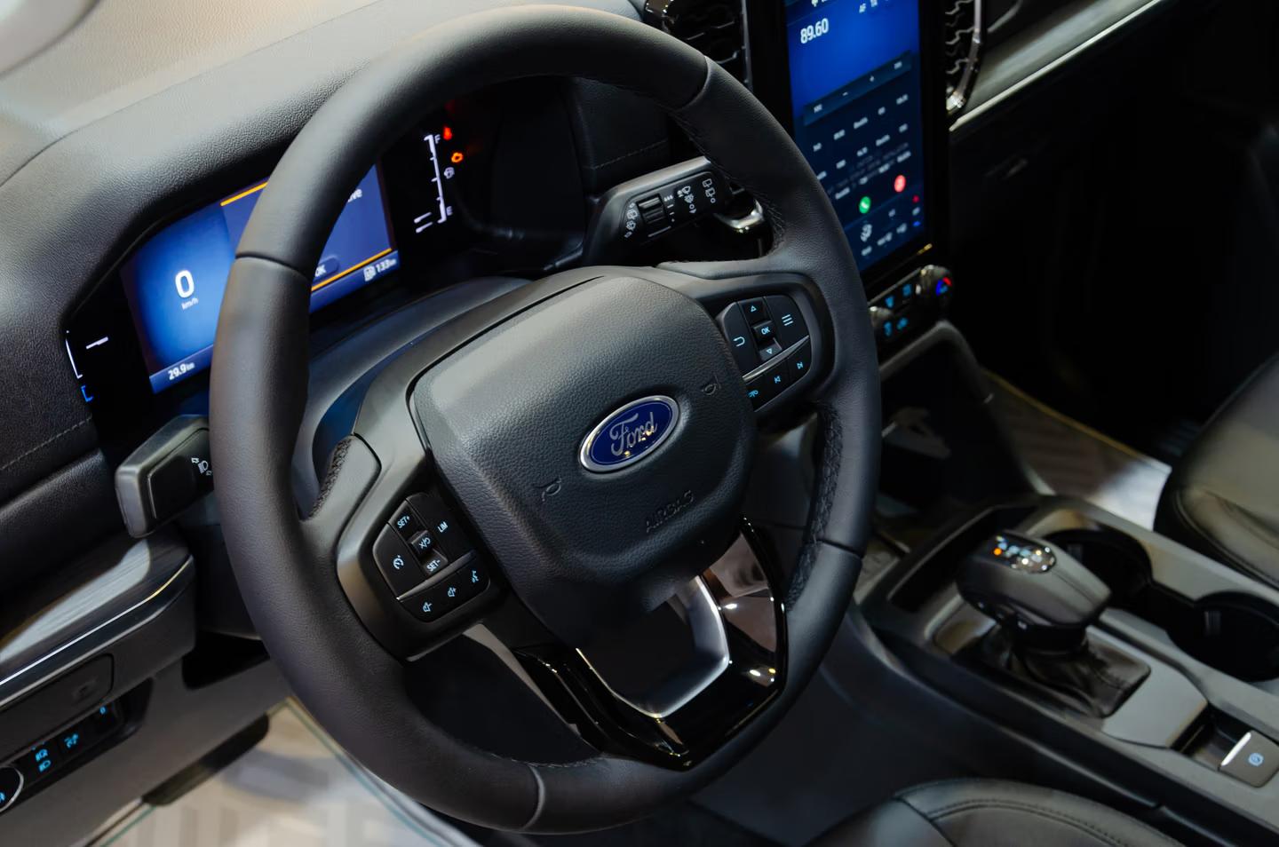 فورد ايفيرست ستاندر 