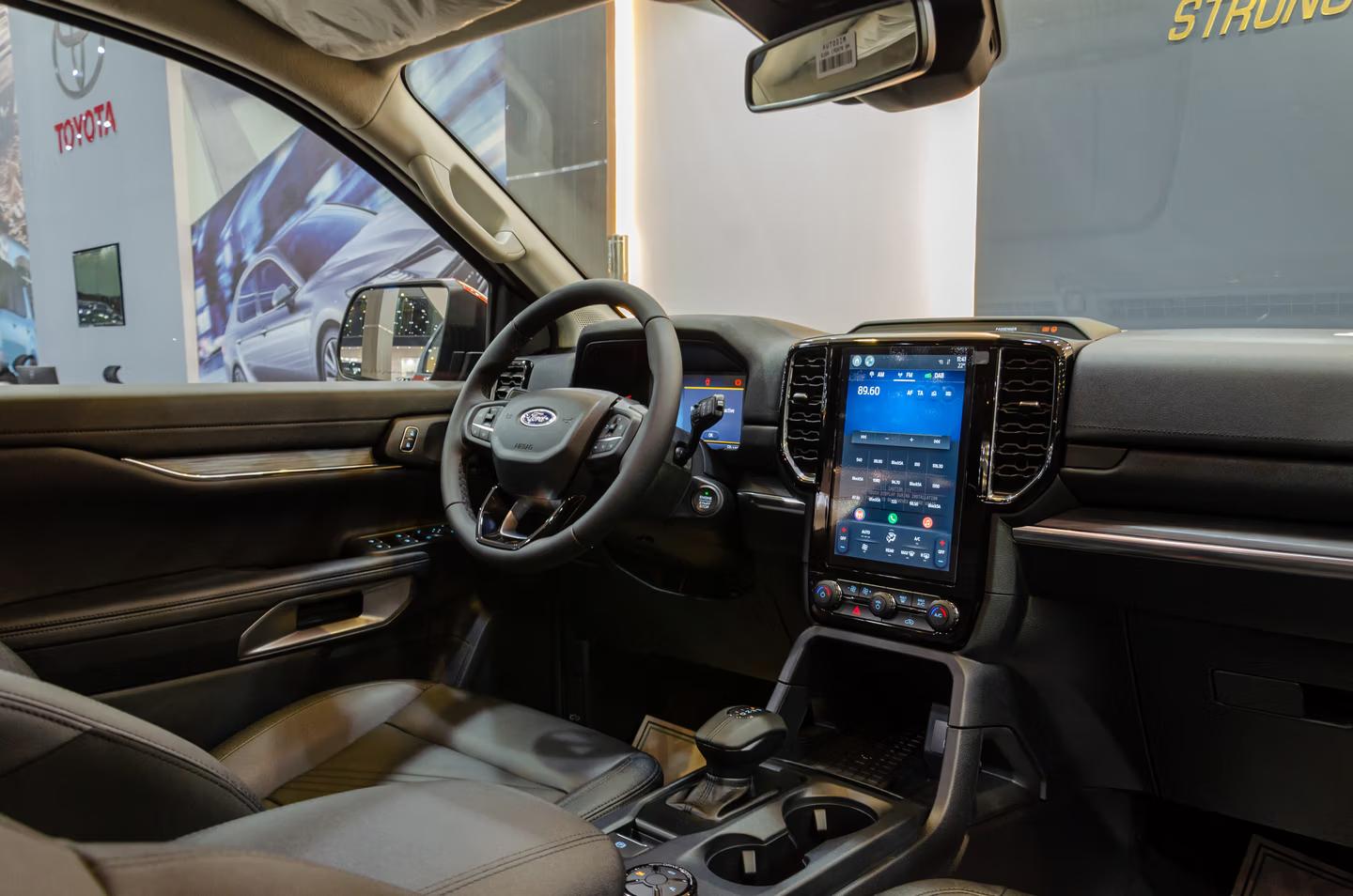 فورد ايفيرست ستاندر 