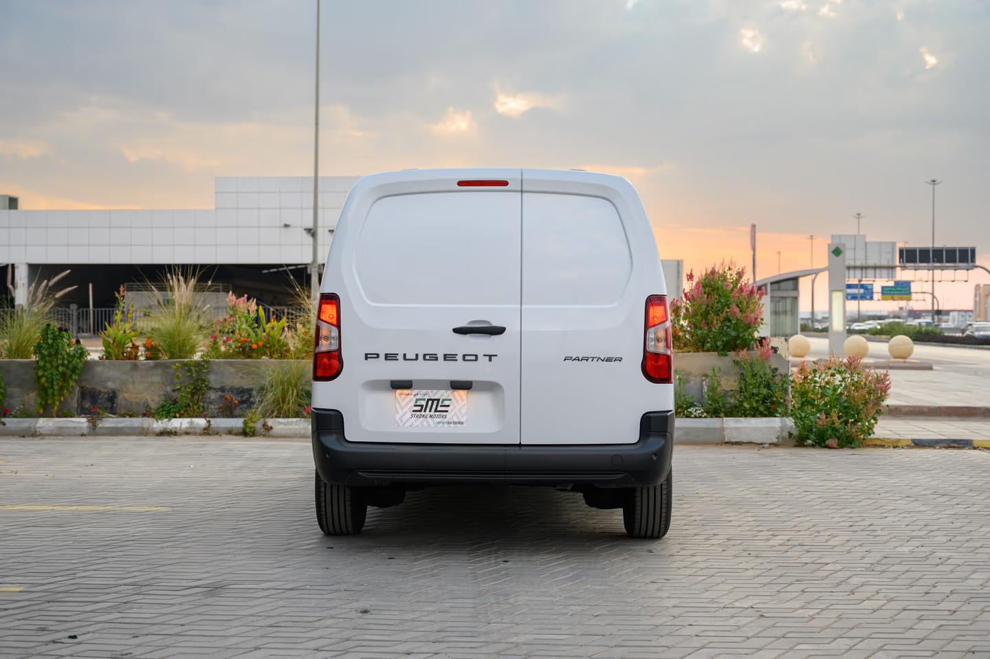 بيجو بارتنر 