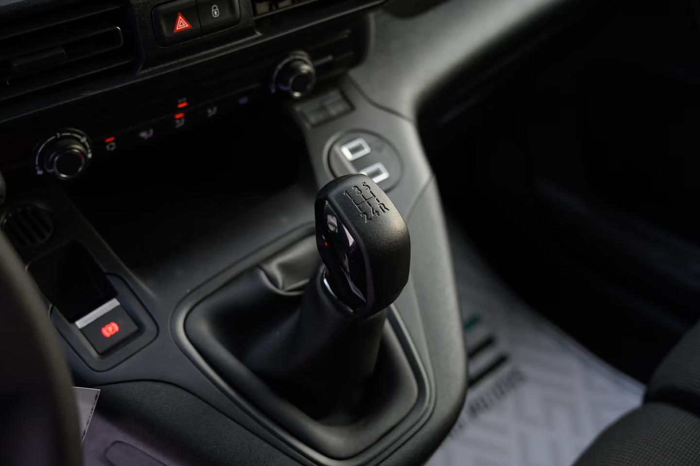 بيجو بارتنر 