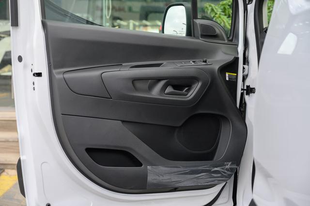 بيجو بارتنر 