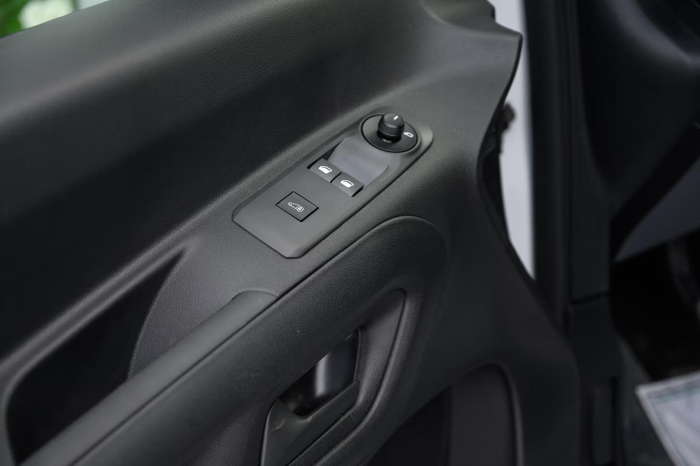 بيجو بارتنر 