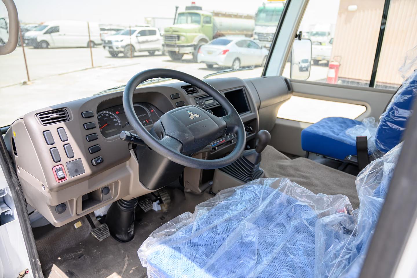 ميتسوبيشي روزا 