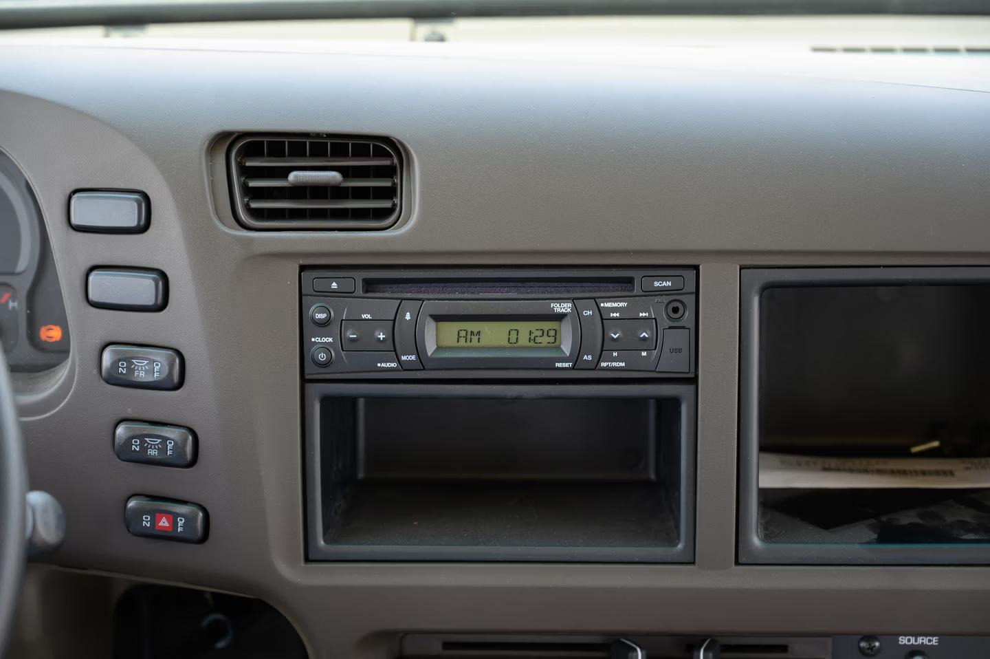 ميتسوبيشي روزا 