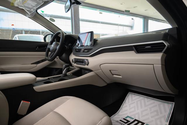 نيسان التيما ستاندر